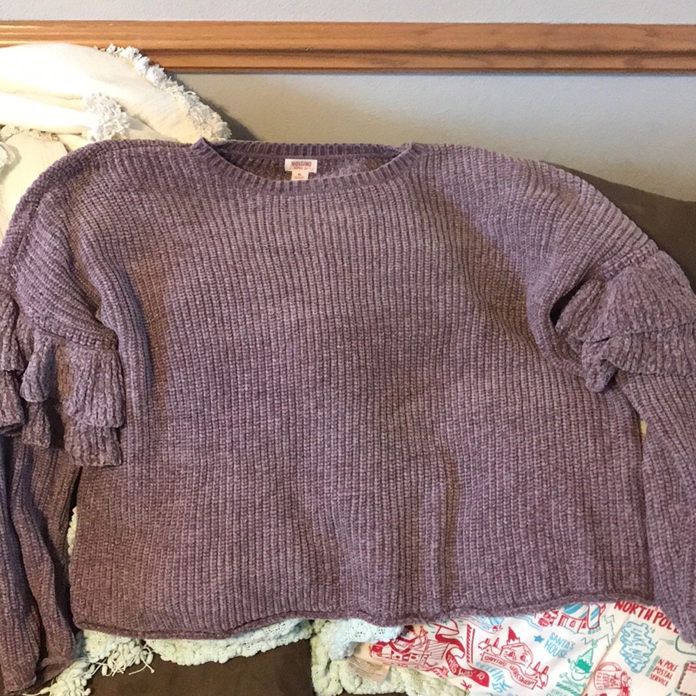 Purple puffy sleeved sweater